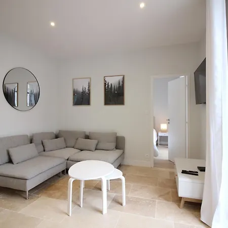 Bel T3 Avec Terrasse Et Wifi Au Centre De - Fr-1-608-270 라루브불