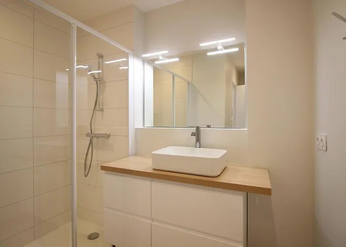 Appartement Bel T3 Rénové Avec Terrasse Et Wifi, Centre La Bourboule, Proche Thermes, Max 5 Pers - Fr-1-608-270 *